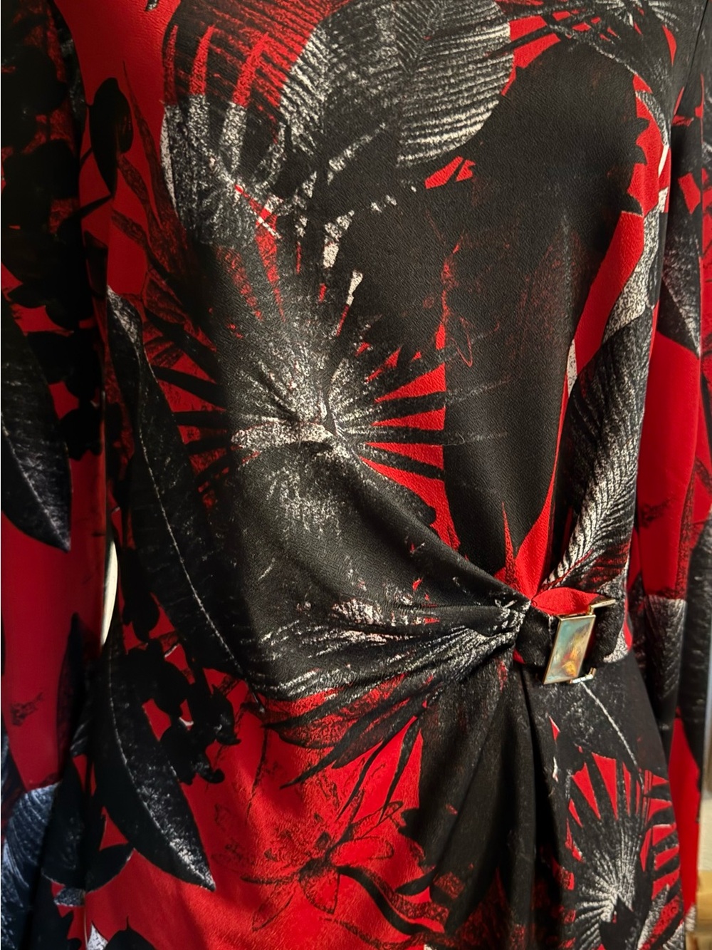 Essentials by Milano Red Black Palm Leaf Gathered Top With Gold Buckle •Size M•